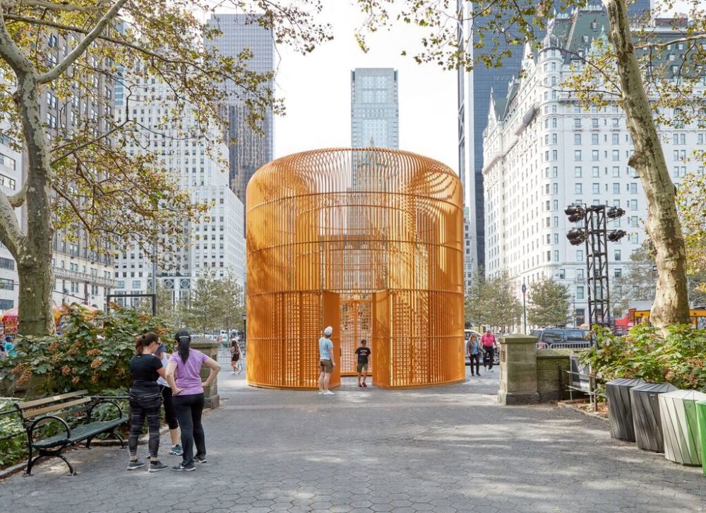 The Paris - Ai Weiwei\'s Public Art Review Selfie-Ready